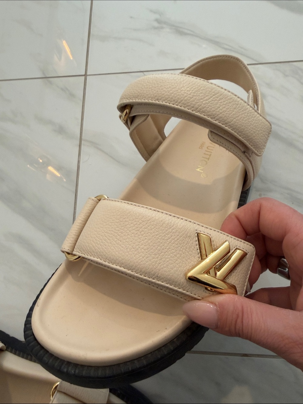 Louis Vuitton Sunset Flat Comfort Sandal - beige size 38.5 - Picture 7 of 7